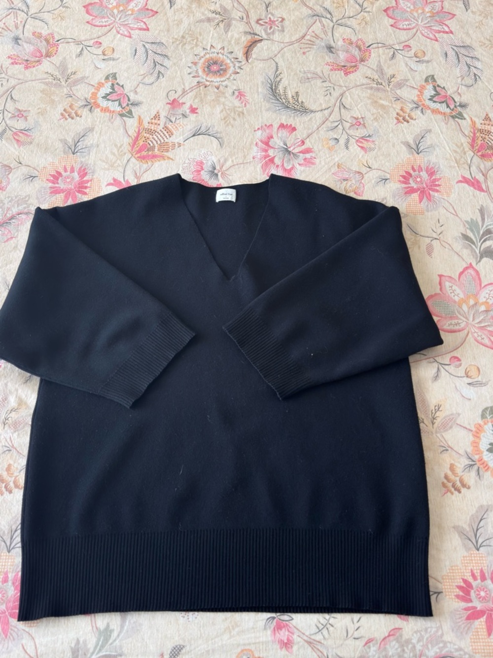 Wilfred Sweater Souvenir Black V-Neck Knit Sweater women's  size 2 - Picture 8 of 10